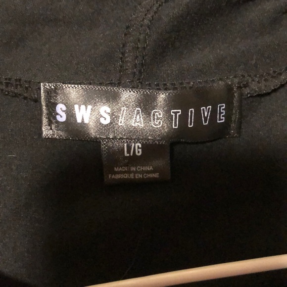 CROP Top. - Picture 2 of 2